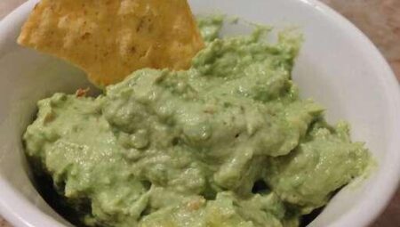 Easy Never Forgotten Guacamole