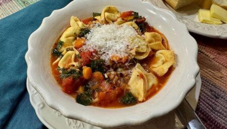 Slow Cooker Sausage Tortellini Soup